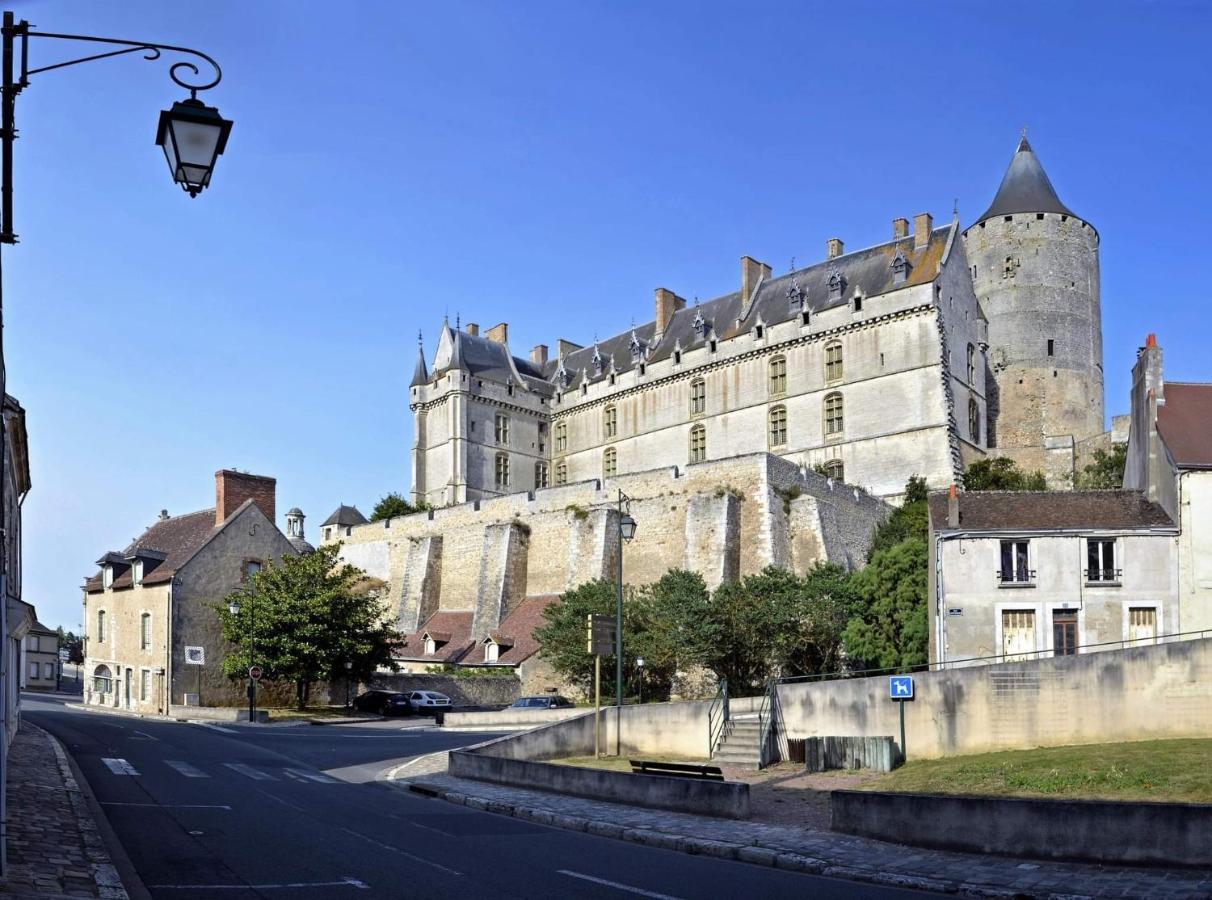Maison Au Pied Du Chateau Châteaudun Exterior foto
