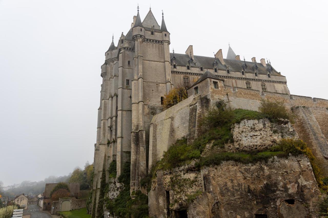 Maison Au Pied Du Chateau Châteaudun Exterior foto